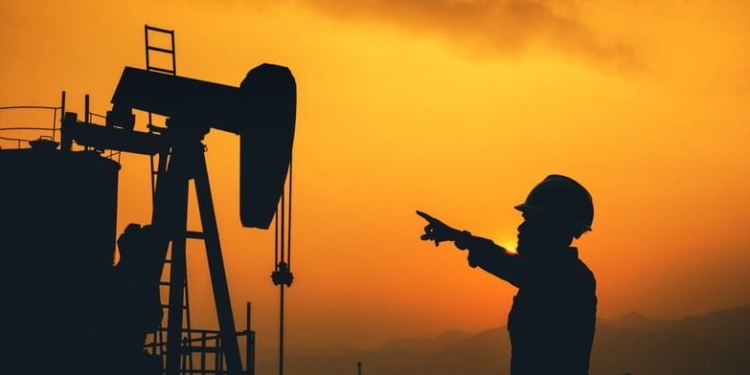 В России сертифицируют демисезонную огнестойкую одежду