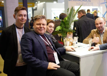 Гетсиз.ру поздравляет руководителя ИАА «Полдень» Юрия Игнатова с юбилеем