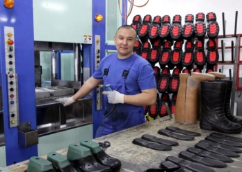 Производитель резиновой обуви «Сардоникс» запустил производства в Астраханской области