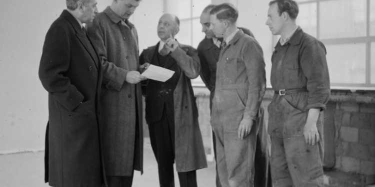 Европейская спецодежда прошлого – подборка архивных фото