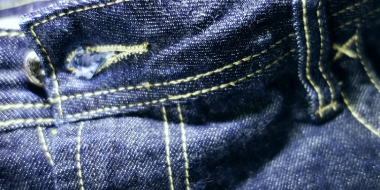 Джинсовые костюмы как современная униформа