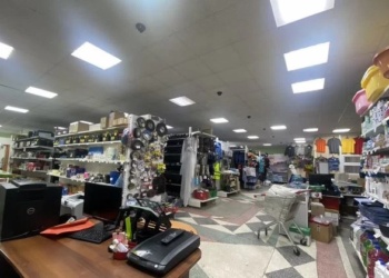 В Новом Уренгое за 20 млн руб. продается магазин спецодежды