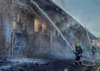 Причиной пожара на Вологодском текстильном комбинате могло стать самовозгорание – МЧС