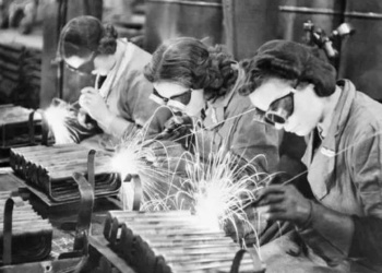 Защита сварщика на протяжении ста лет – архивные фото