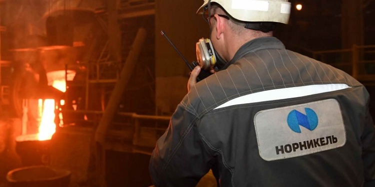 После ухода иностранных производителей «Норникель» переходит на отечественные СИЗ – СМИ