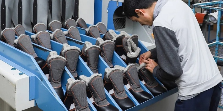 Казахстанский производитель рабочей обуви решит кадровую проблему с помощью Узбекистана