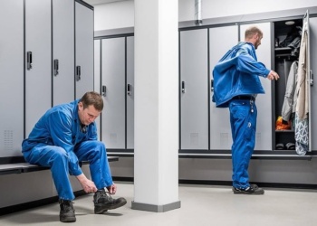 Входит ли время на переодевание спецодежды в рабочее? Отвечает Роструд