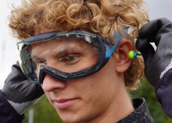 Закрытые очки Uvex