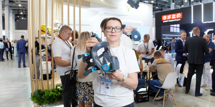 «Зелинский групп» представила на ВНОТ-2023 премьеру маски UNIX 6200