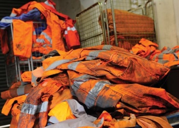 Маркировки мало: в России могут появится цифровые паспорта для одежды