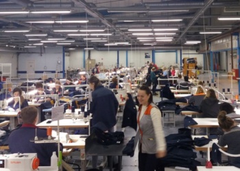 На фабрике спецодежды в Карелии до конца года трудоустроят более 400 человек