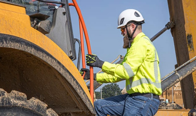 Три в одном: линейка сигнальной AR/FR спецодежды от Radians