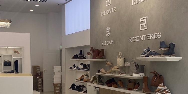 «Парижская коммуна» запустила первый магазин после ребрендинга