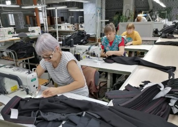 На швейной фабрике в Брянской области рассказали, как выполняют заказы для «Техноавиа»