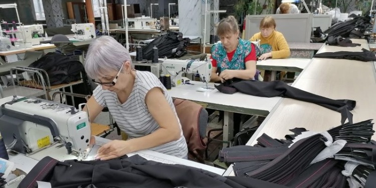На швейной фабрике в Брянской области рассказали, как выполняют заказы для «Техноавиа»