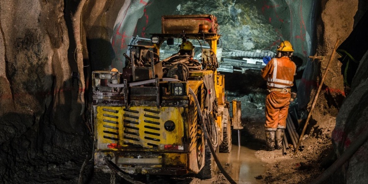 Безопасность подземных горных работ