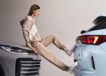 Игорь Чапурин разработал коллекцию одежды для китайского премиум-автобренда Exeed