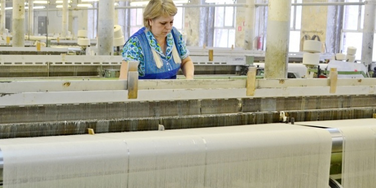 Еще 200 человек будут трудоустроены до конца года на фабрике перчаток в Кинешме