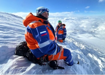 Спецодежду для нефтяников испытали на Эльбрусе