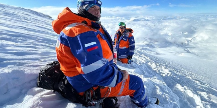 Спецодежду для нефтяников испытали на Эльбрусе