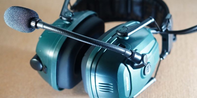 Противошумные наушники с радиосвязью O2 AirCom