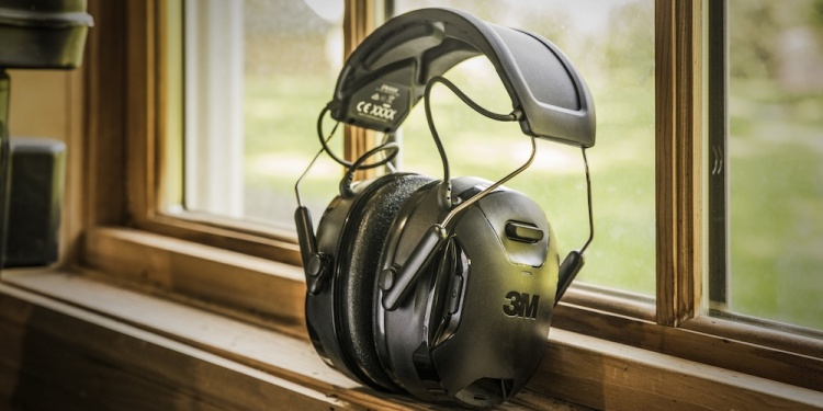 3M создала защитные наушники на солнечных батареях