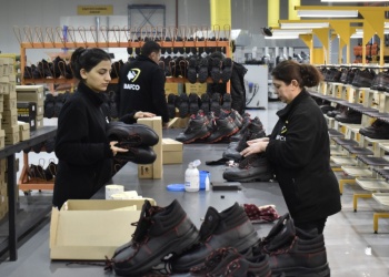 Азербайджанская компания начала экспорт защитной обуви в Россию