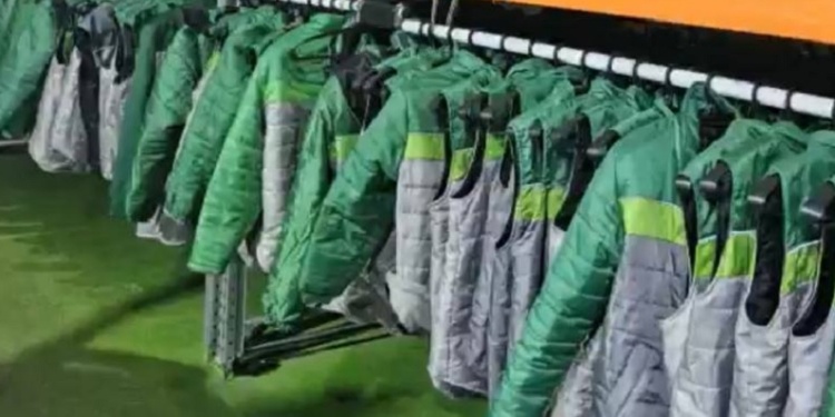 «Леруа Мерлен» отправила на переработку 92 тонны спецодежды