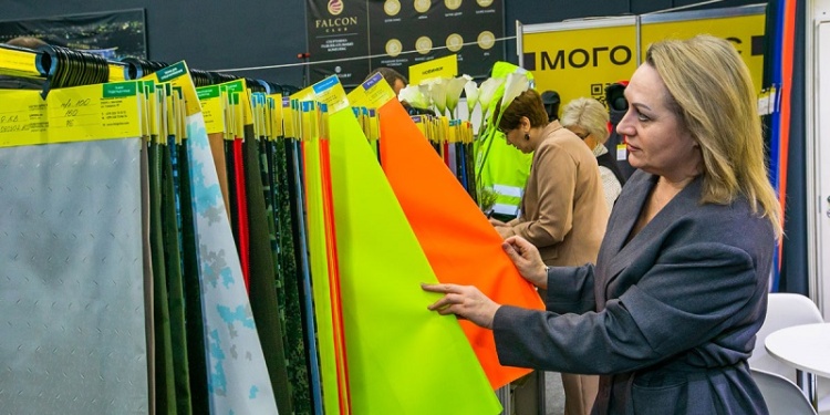 В Минске прошла выставка рабочей одежды (фотолента)