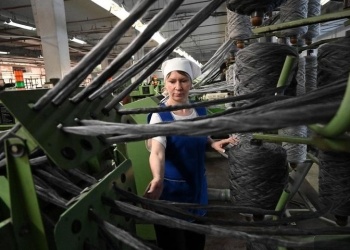 Свердловский камвольный комбинат открыл новую прядильную фабрику