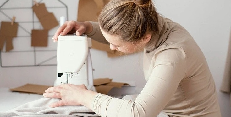 В белорусских школах готовят швей для фабрики спецодежды