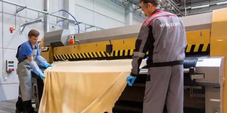 «Мираторг» обеспечит сотрудников рабочей обувью из собственного сырья