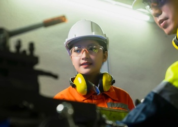 Нужно ли заводить карточку учета СИЗ студентам? Разъясняет Роструд