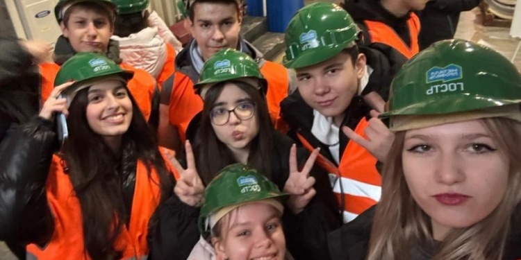 Нужны ли СИЗ школьникам на время летней подработки? Разъясняет Роструд