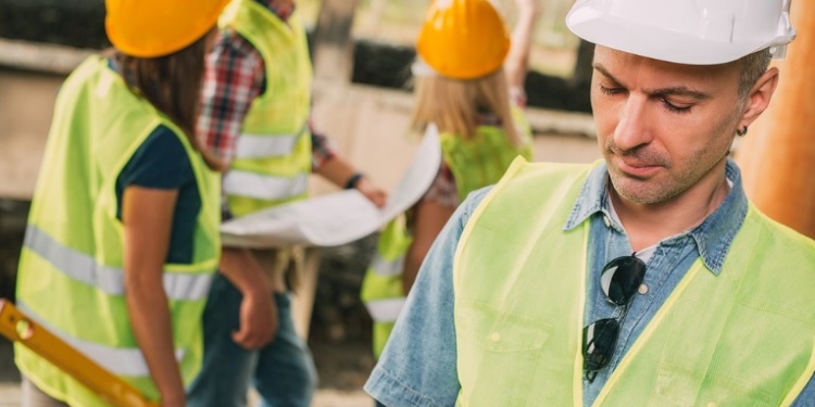 Нужны ли СИЗ школьникам на время летней подработки? Разъясняет Роструд