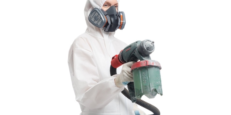 Дом и дача: как защитить себя во время сезонных работ