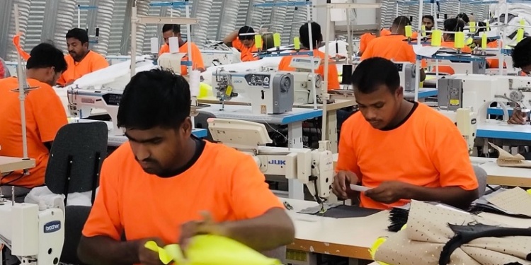 Башкирский производитель спецодежды принял на работу 75 швей из Индии