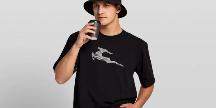 Не путать с Adidas: Горьковский автозавод будет выпускать одежду под бредом Gazelle E-NN