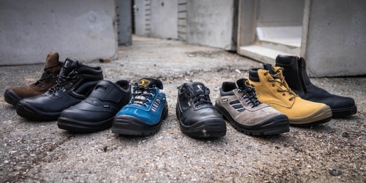 Британцев предупредили об опасности покупки защитной обуви в TikTok