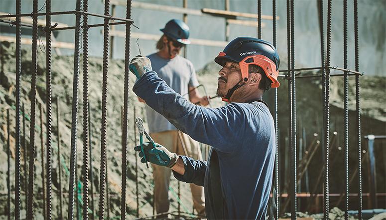Инновации затронули подбородочный ремешок каски