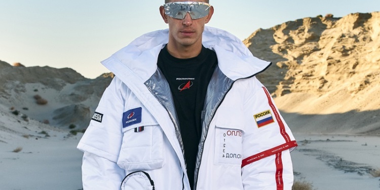 «Роскомос» и бренд DNK Russia выпустили совместную коллекцию одежды