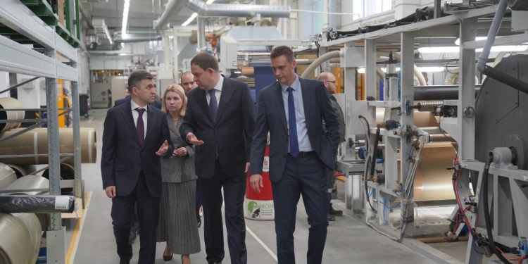 В России запущено первое производство лент для герметизации швов мембранной одежды