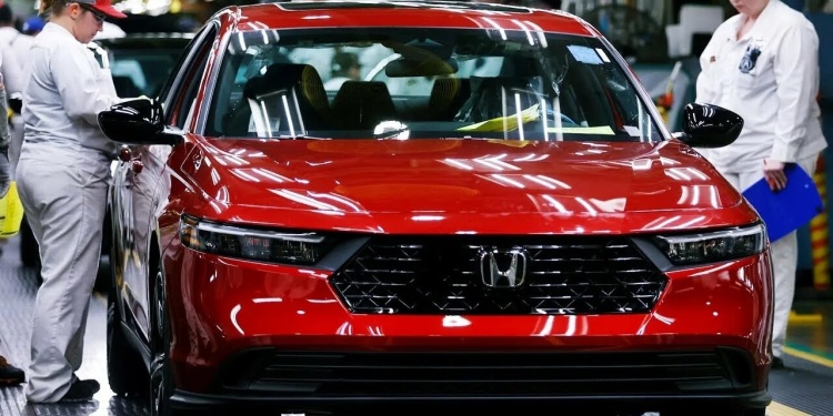 Американские рабочие Honda подали в суд из-за СИЗ