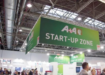 Зона стартапов на выставке A+A