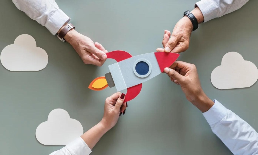 Зона стартапов на выставке A+A