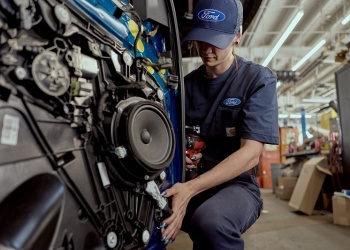 Ford внедряет единую униформу для техперсонала дилерских центров