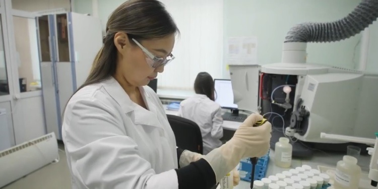 «Алроса» переводит рабочих на корригирующие очки