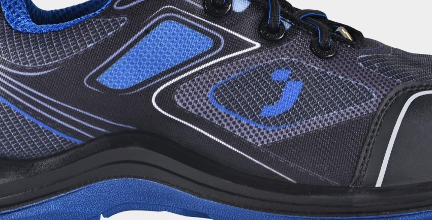 Кроссовки в качестве рабочей обуви – массово!