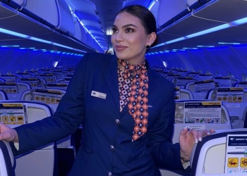 Бортпроводники Uzbekistan Airways получили новую форму