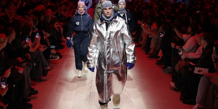 Московскую неделю моды открыл показ спецодежды